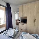 Apartment на брега на морето - сарафово *