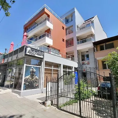 на брега на морето - сарафово Burgas