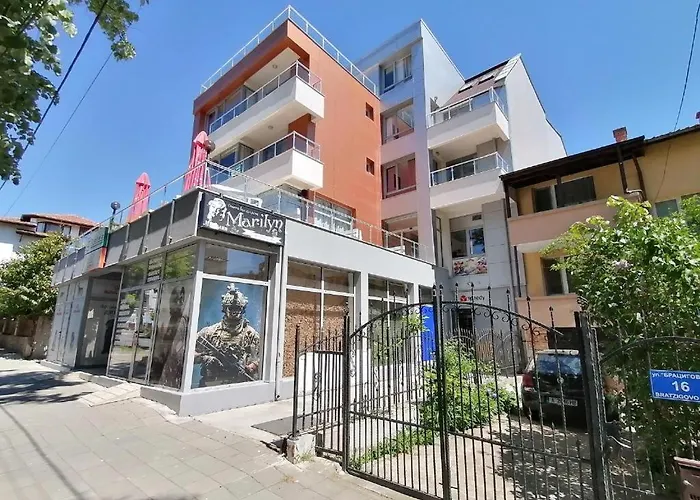 на брега на морето - сарафово Burgas