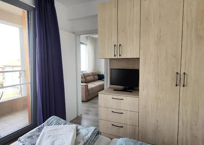 Apartment на брега на морето - сарафово *